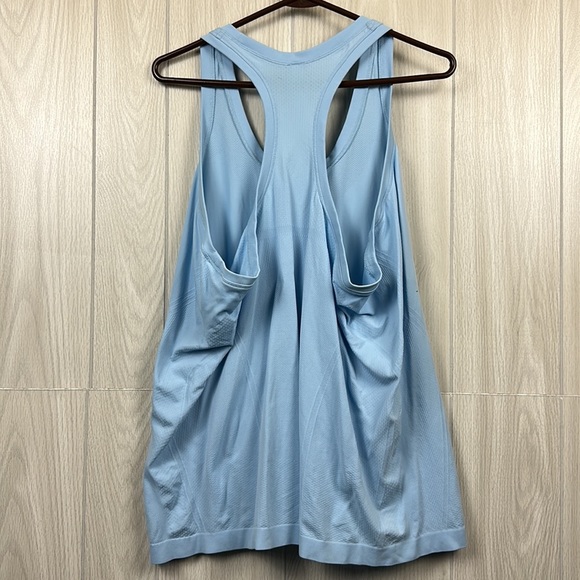 Athleta Women Light Blue Racerback Tanktop 2XL Plus Stretch Athletic Performance - Picture 3 of 3